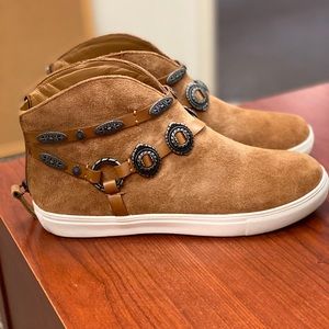 Western sneaker with concho detail